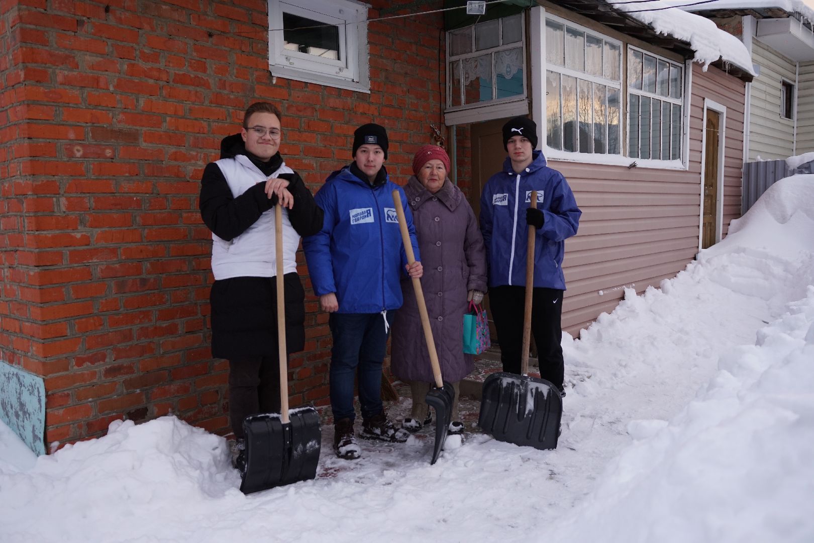 Егорьевск, помощь, снег, уборка, пенсионер, активное долголетие, волонтер,