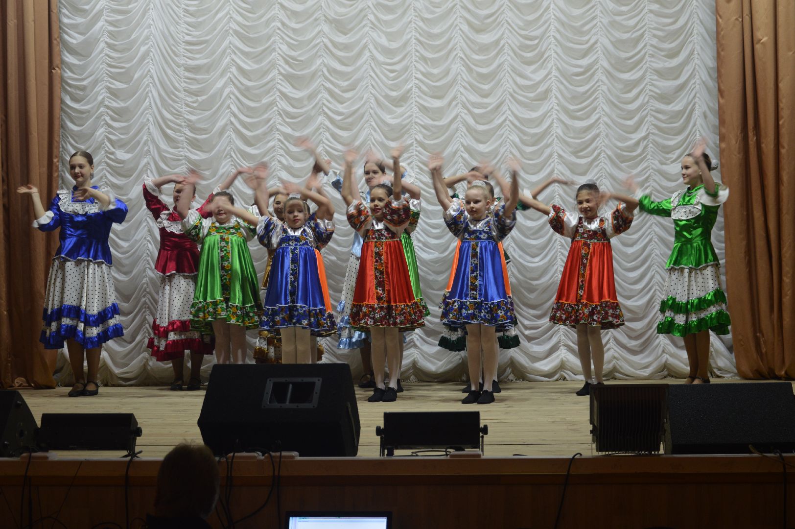 С гармонью для победы, шатура, городской округ культура, концерт, казачья песня, народные танцы, петровское,