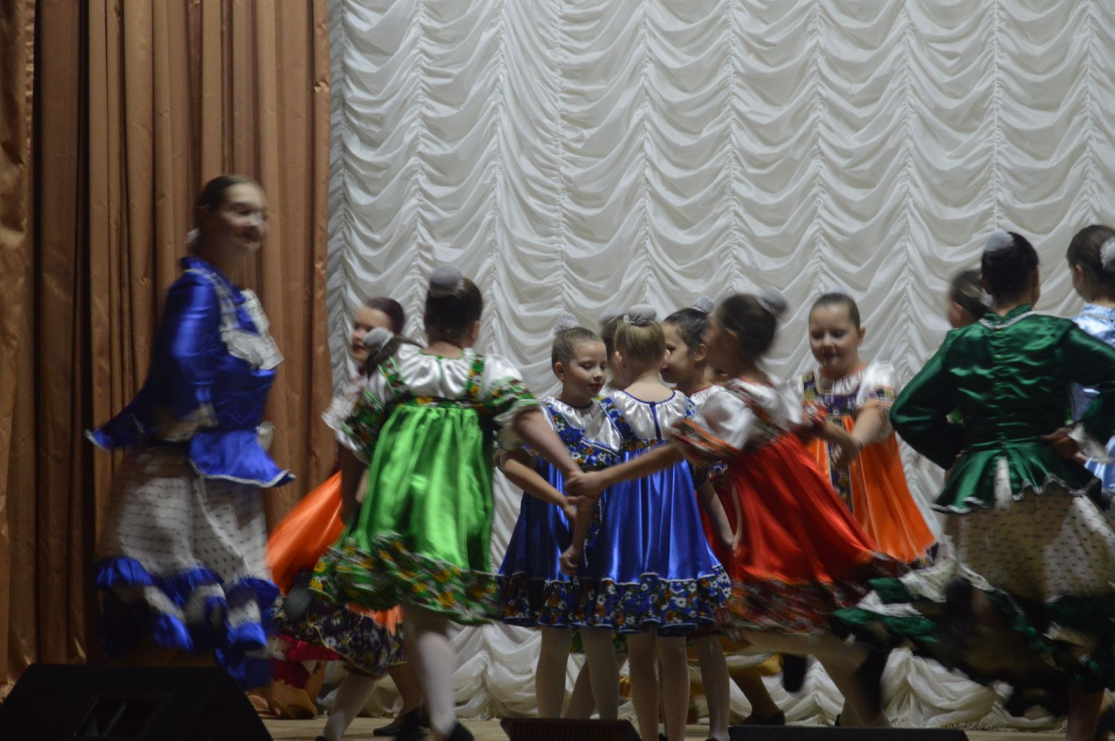 С гармонью для победы, шатура, городской округ культура, концерт, казачья песня, народные танцы, петровское,