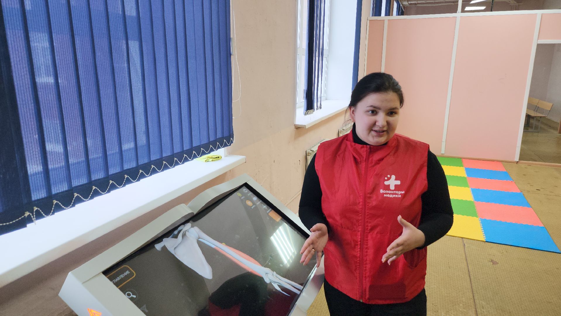 медицинский колледж, серпухов, интерактивный стол, образование, учебное оборудование,