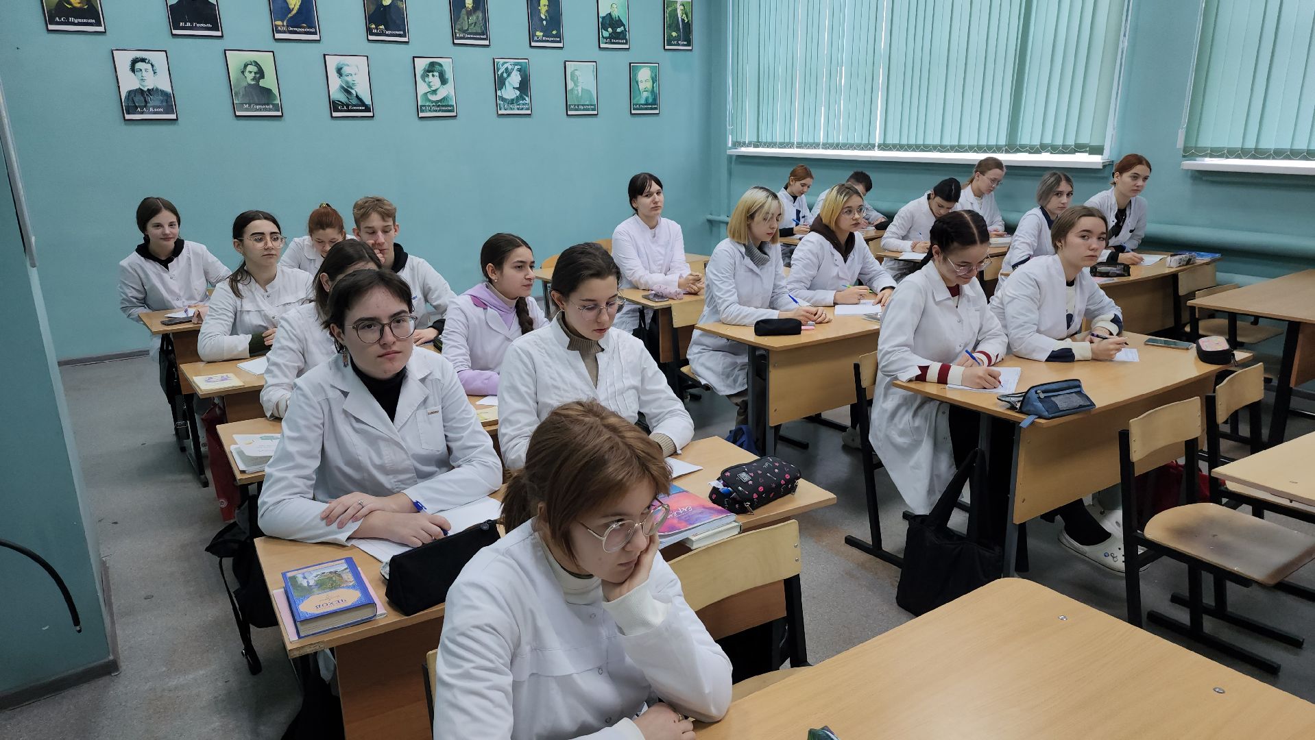 медицинский колледж, серпухов, интерактивный стол, образование, учебное оборудование,