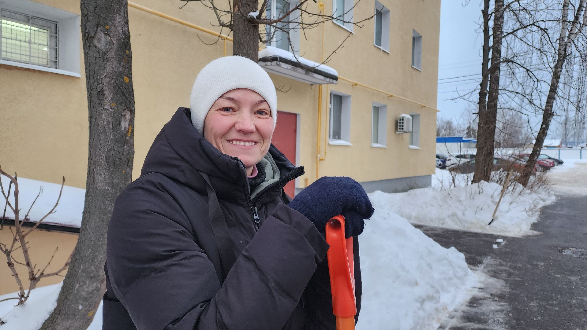 дворник, уборка снега, егорьевск, Подмосковье, Московская область,