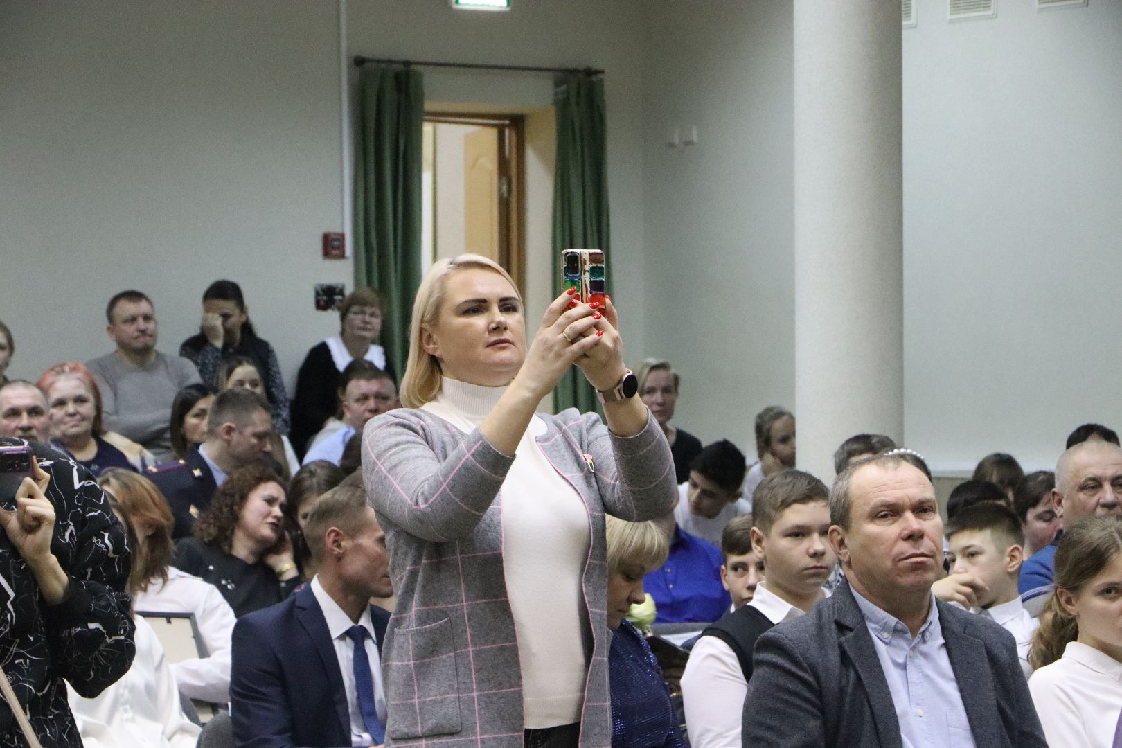 серебряные пруды, подмосковье, дети, школа, ученики, стипендия главы, деньги, помощь, образование, школьная жизнь, школьники,