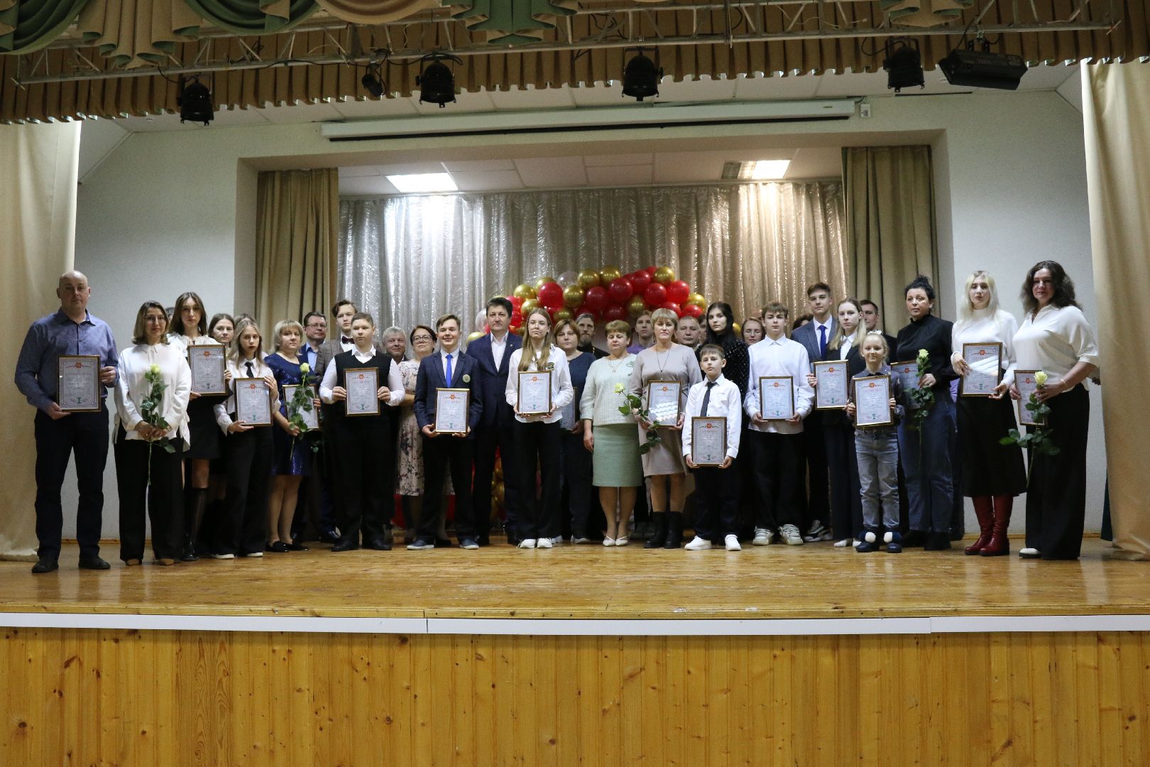 серебряные пруды, подмосковье, дети, школа, ученики, стипендия главы, деньги, помощь, образование, школьная жизнь, школьники,