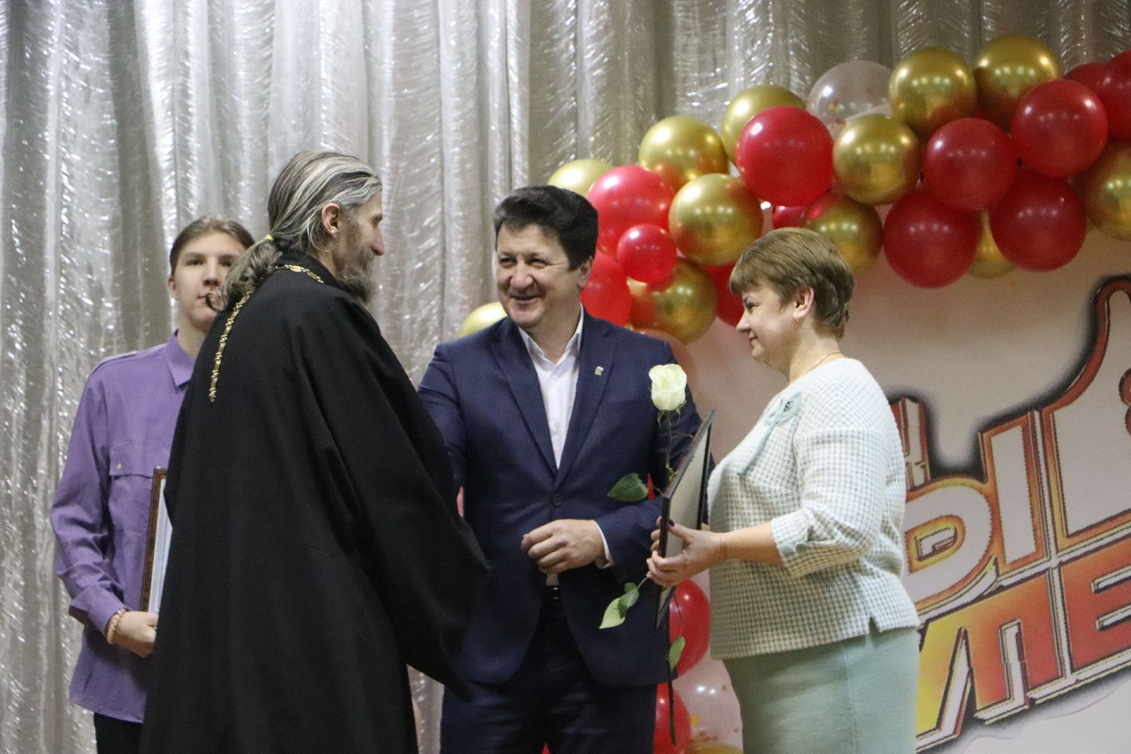 серебряные пруды, подмосковье, дети, школа, ученики, стипендия главы, деньги, помощь, образование, школьная жизнь, школьники,