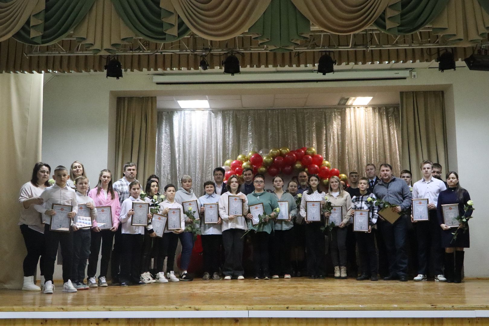 серебряные пруды, подмосковье, дети, школа, ученики, стипендия главы, деньги, помощь, образование, школьная жизнь, школьники,