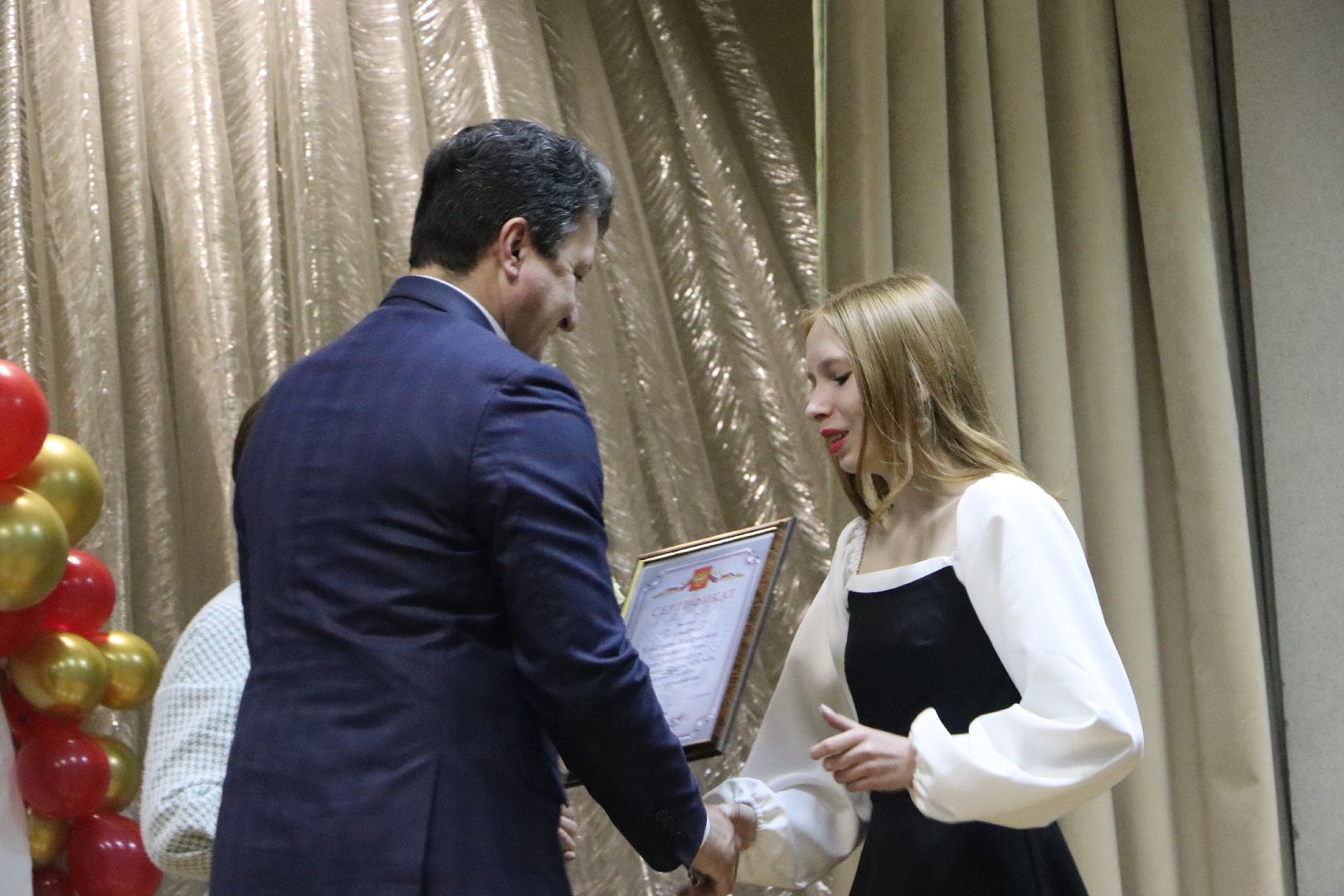 серебряные пруды, подмосковье, дети, школа, ученики, стипендия главы, деньги, помощь, образование, школьная жизнь, школьники,