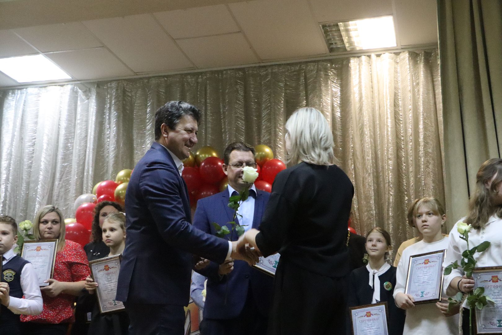 серебряные пруды, подмосковье, дети, школа, ученики, стипендия главы, деньги, помощь, образование, школьная жизнь, школьники,