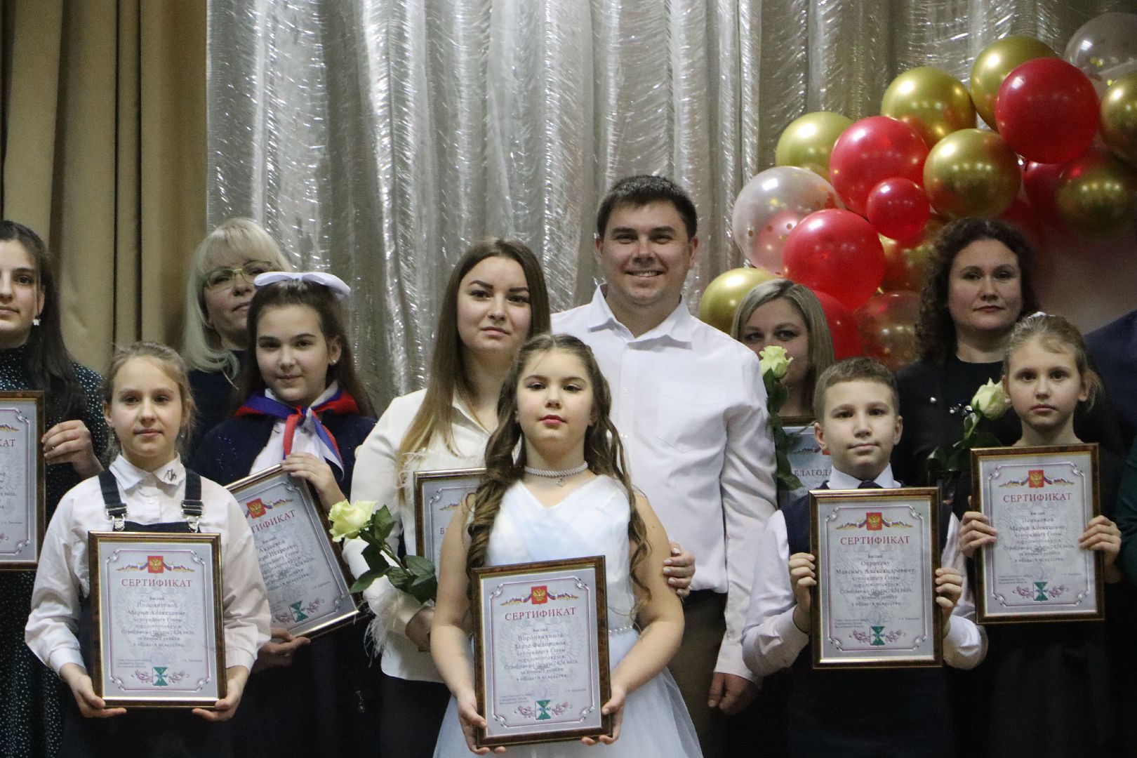 серебряные пруды, подмосковье, дети, школа, ученики, стипендия главы, деньги, помощь, образование, школьная жизнь, школьники,