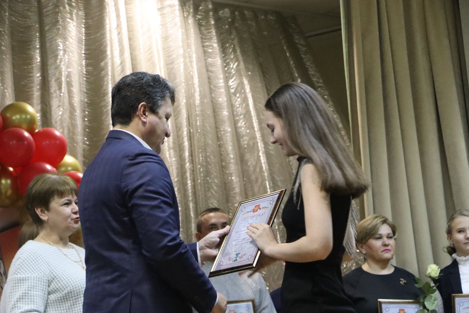 серебряные пруды, подмосковье, дети, школа, ученики, стипендия главы, деньги, помощь, образование, школьная жизнь, школьники,