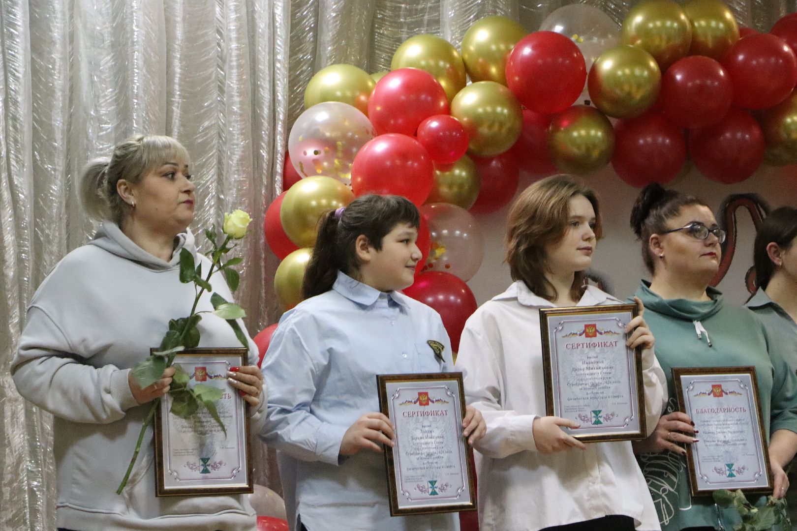 серебряные пруды, подмосковье, дети, школа, ученики, стипендия главы, деньги, помощь, образование, школьная жизнь, школьники,