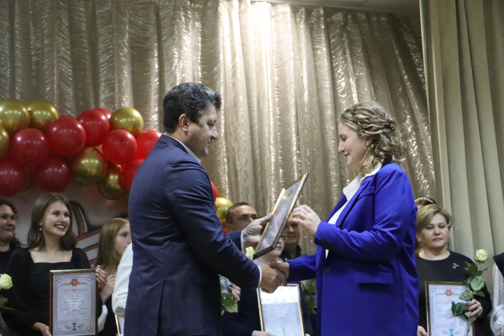 серебряные пруды, подмосковье, дети, школа, ученики, стипендия главы, деньги, помощь, образование, школьная жизнь, школьники,