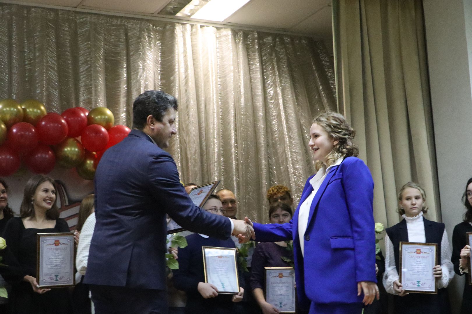 серебряные пруды, подмосковье, дети, школа, ученики, стипендия главы, деньги, помощь, образование, школьная жизнь, школьники,