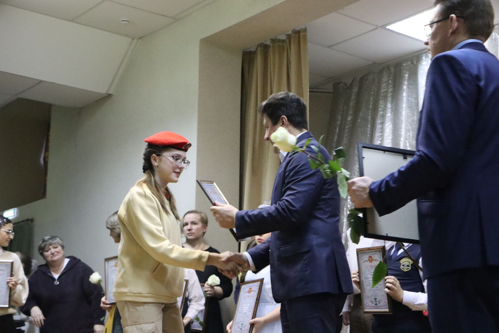 серебряные пруды, подмосковье, дети, школа, ученики, стипендия главы, деньги, помощь, образование, школьная жизнь, школьники,