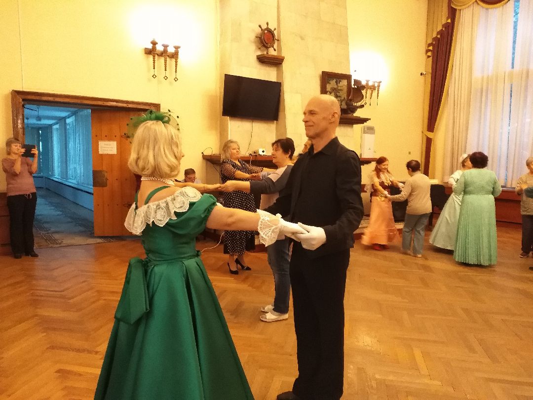 Лосино-Петровский, общество