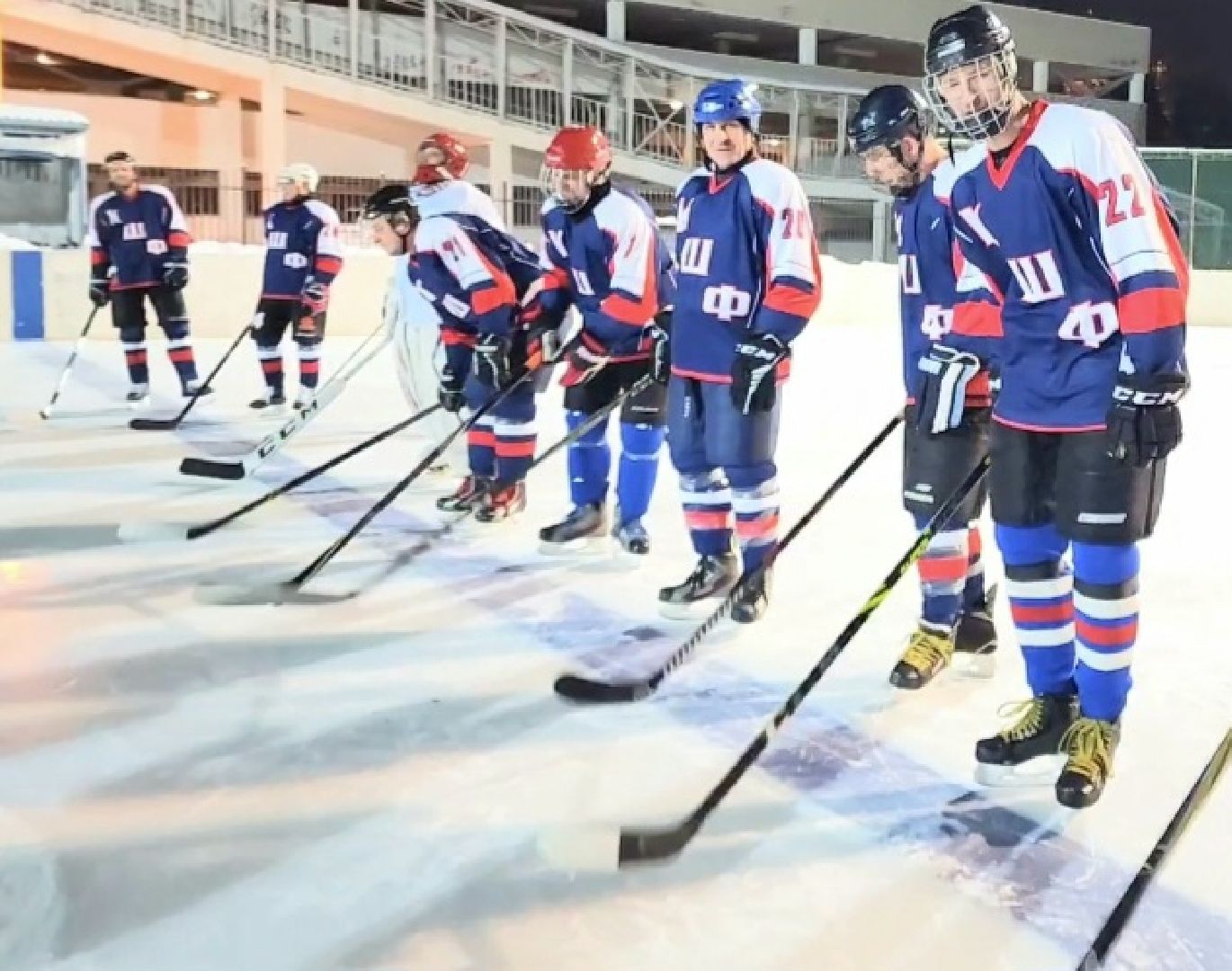 хоккейная лига, Федерация хоккея, подмосковье, Московская область, Домодедово, Хоккей, любительский хоккей, Игра сезона, Чемпионат по хоккею, ХК КШФ, ХК Востряково, Хоккейная команда, Клюшка,