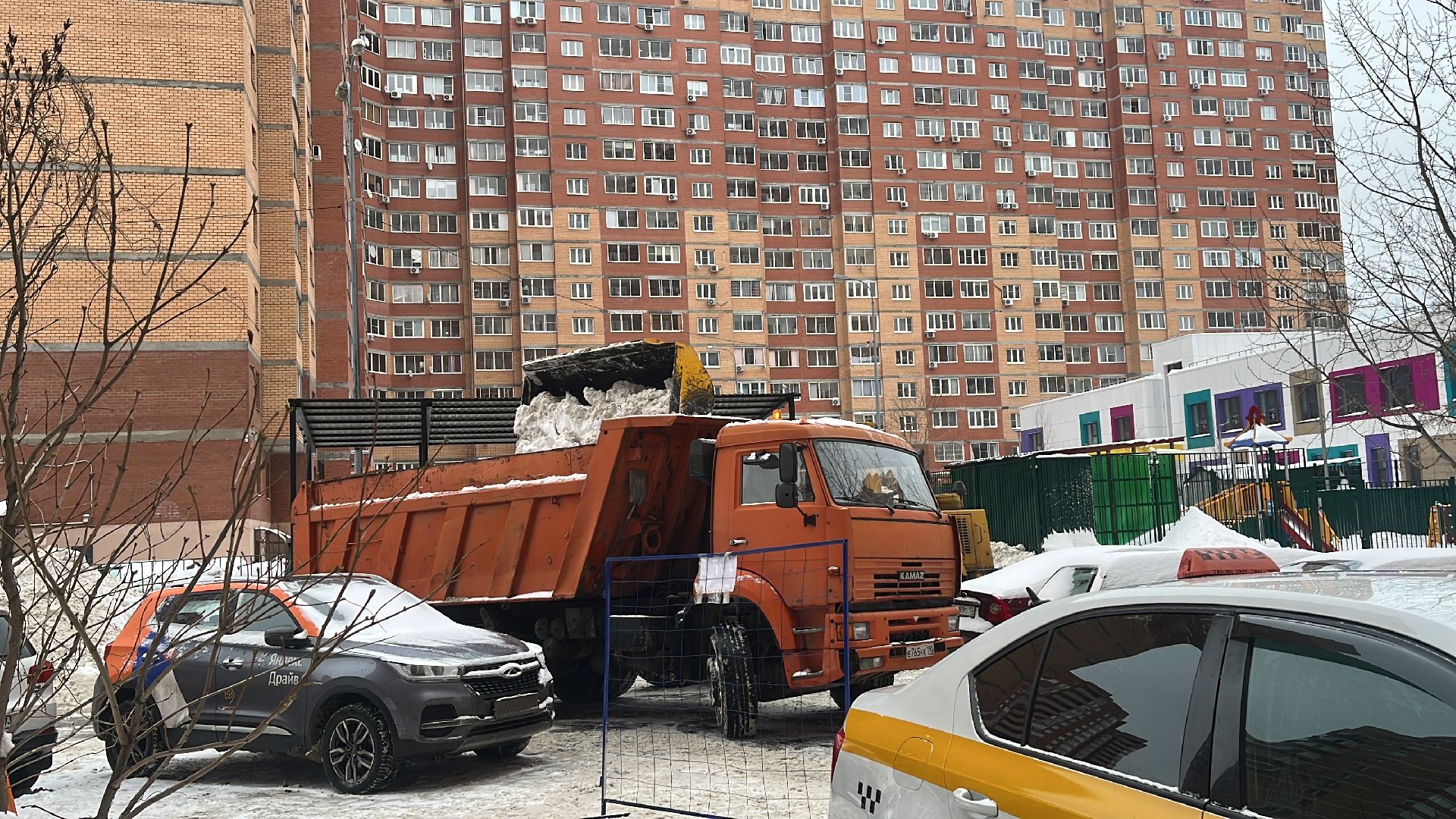 снегопад, уборка, уборка дворов,