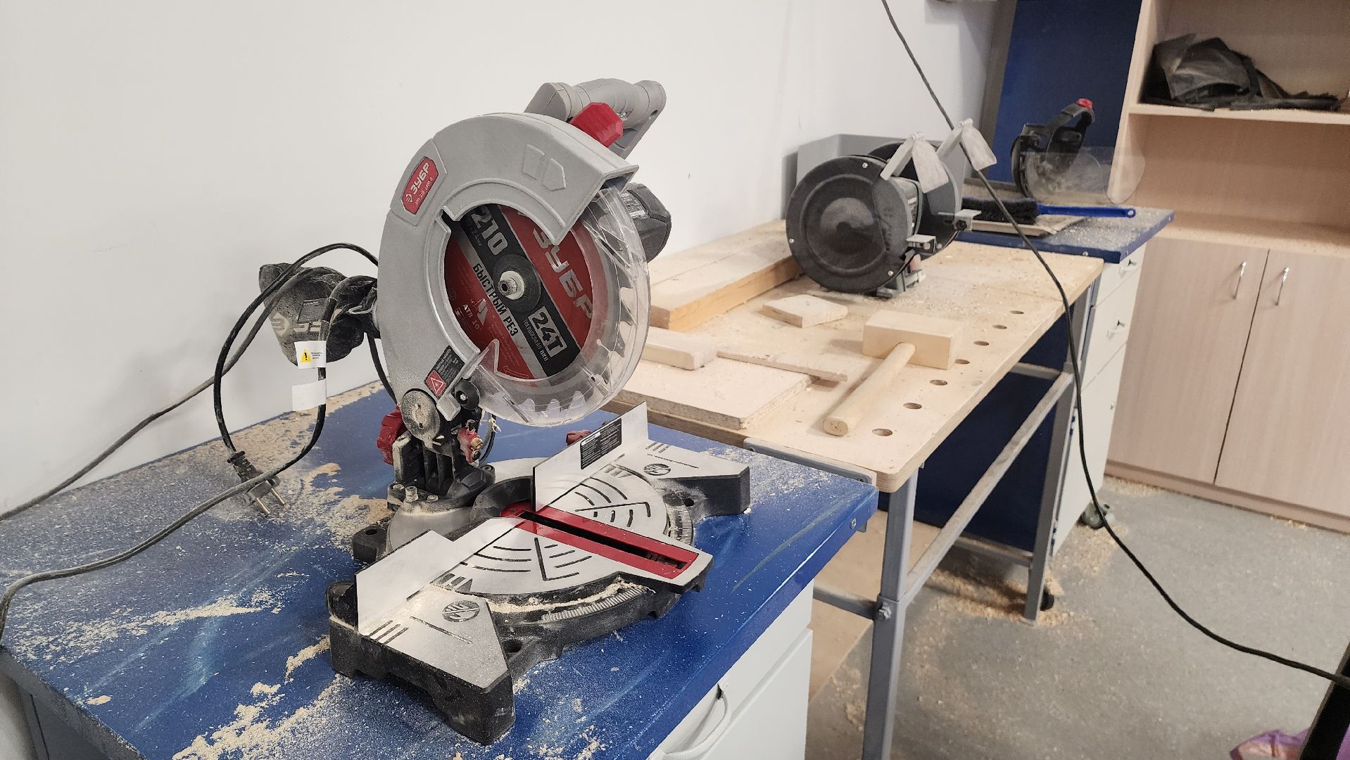 Подмосковье, Городской округ Пушкинский, Ивантеевка, Образование, ремесло, Столярное дело,