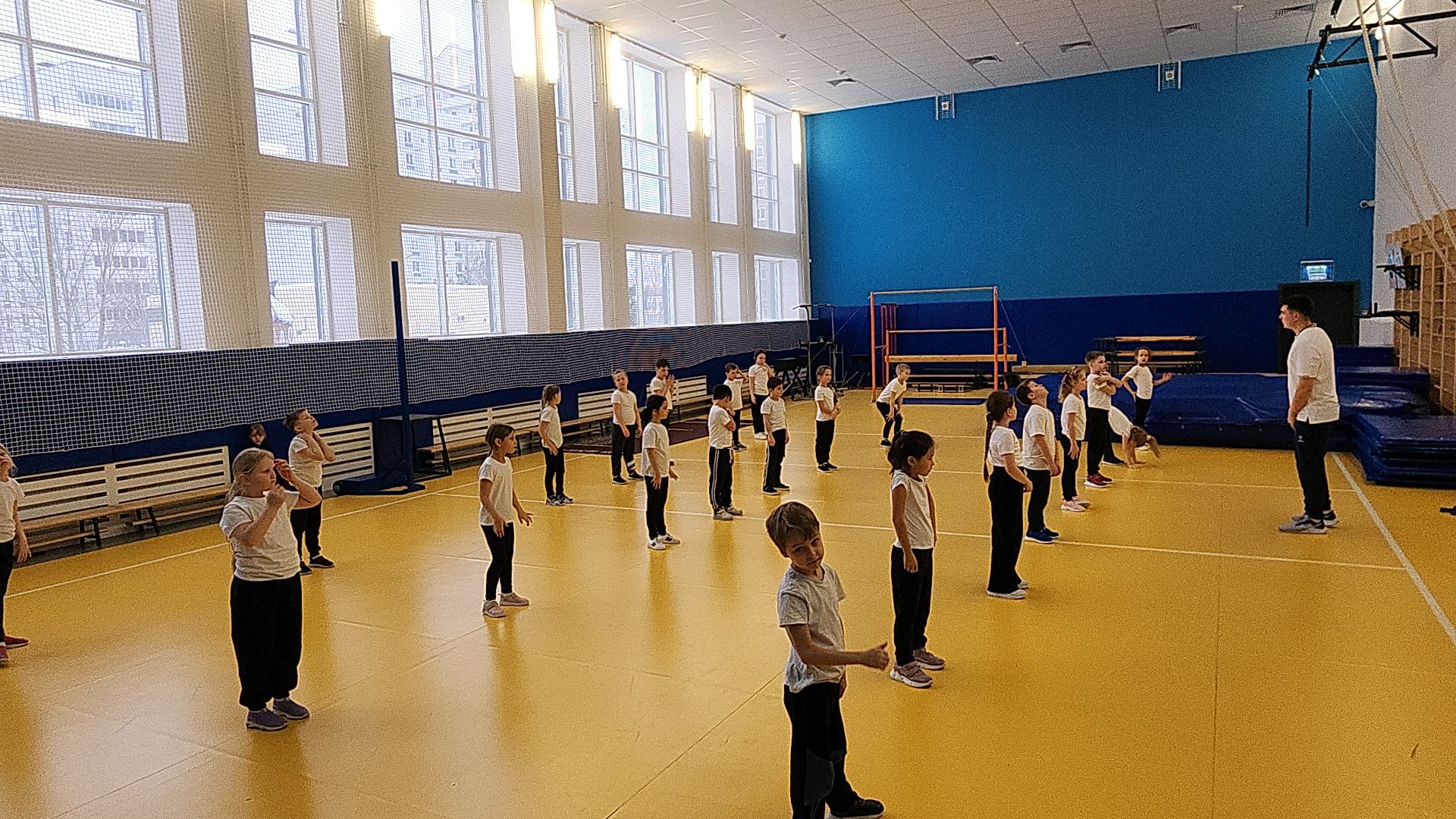 электросталь, электросталь спортивная, мой город, образование, образование подмосковья, гимназия, гимназия 9, учитель, урок, урок физкультуры, день студента, студенты,