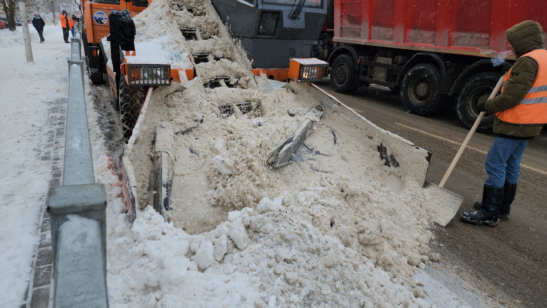 Снег, уборка снега, коммунальная техника, коммунальщики, рузский городской округ, руза, московская область, подмосковье,