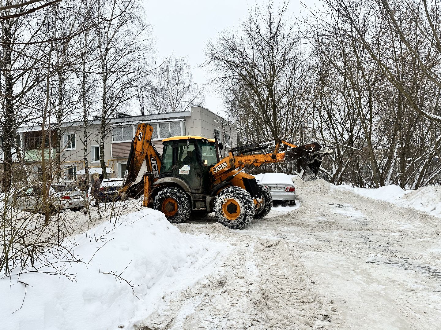 уборка дворов, жкх подмосковье, наро-фоминск,