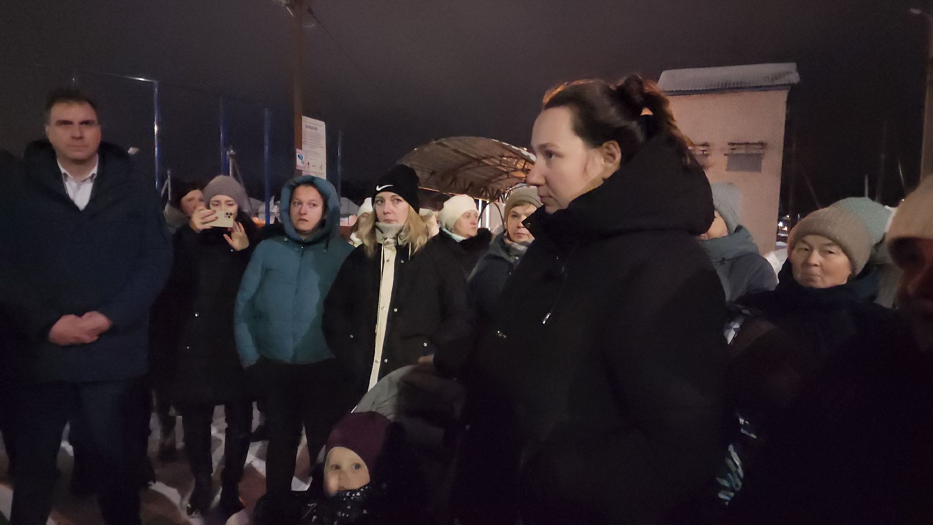 волоколамск, люди, каток, каток в парке, администрация, выездная администрация,