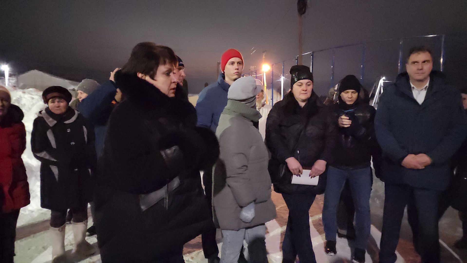 волоколамск, люди, каток, каток в парке, администрация, выездная администрация,