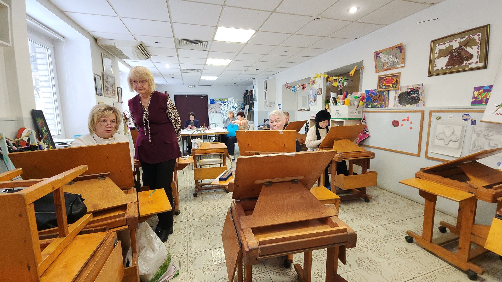 активное долголетие, электросталь, мой город, пенсионер, пенсионеры, студия, изостудия, досуг, культура, живопись, художественная выставка,