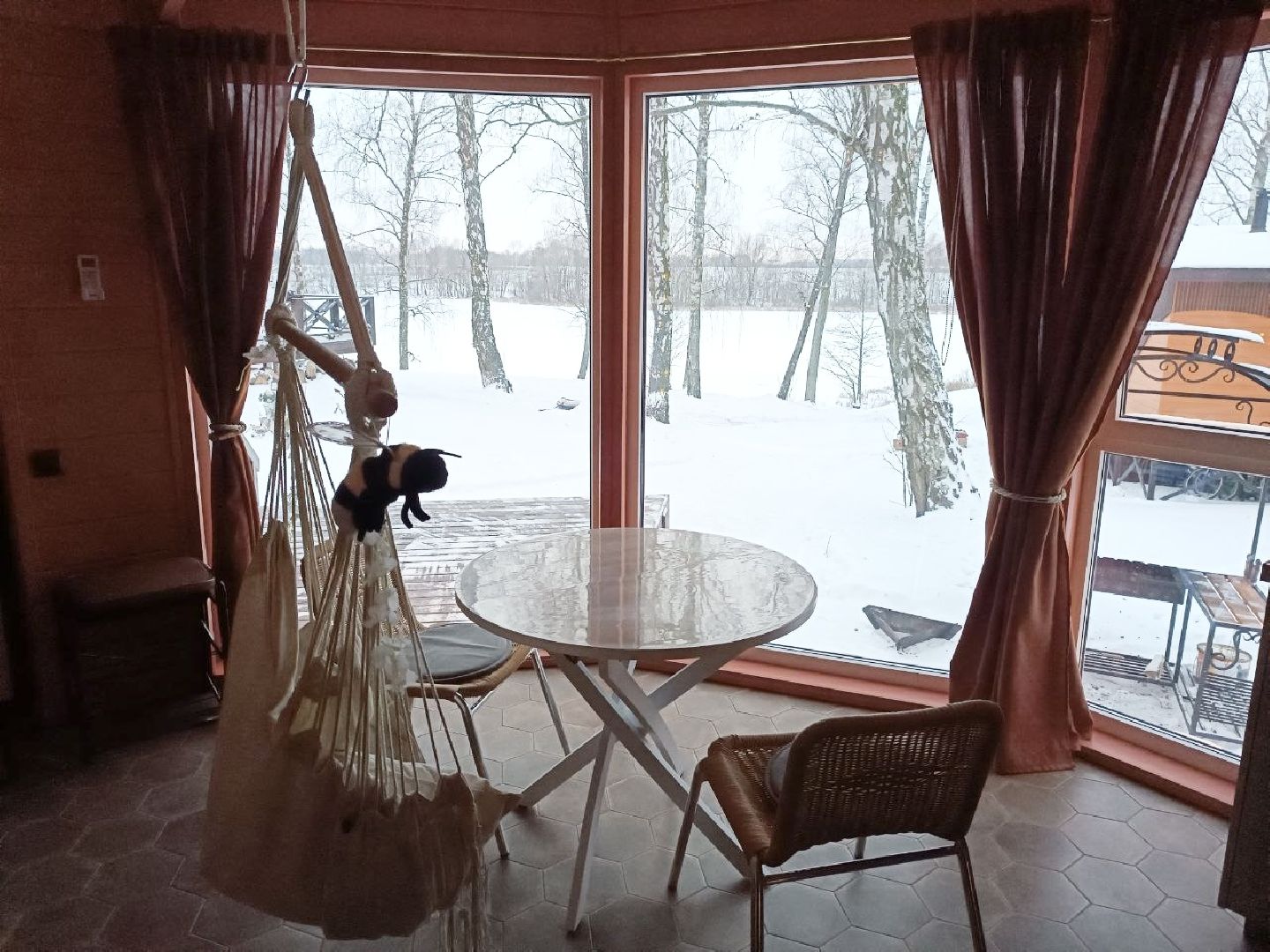 зима в парках, зима в подмосковье, туризм, туризм в подмосковье, домодедово, подмосквье, глэмпинг, отдых на природе, бунгало, домик, палатка, озеро Черное, Лобаново, село лобаново, эко отель, зимняя рыбалка, баня, банный чан,