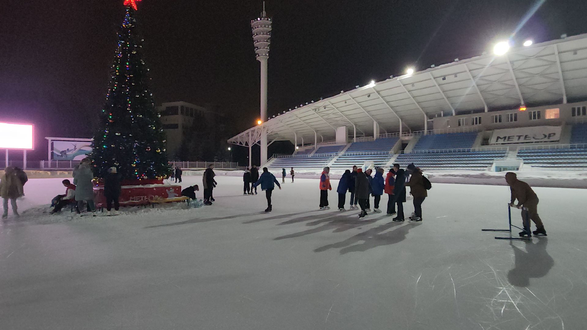 Спортивная студенческая ночь, День студента, Метеор, каток, коньки, волонтеры,