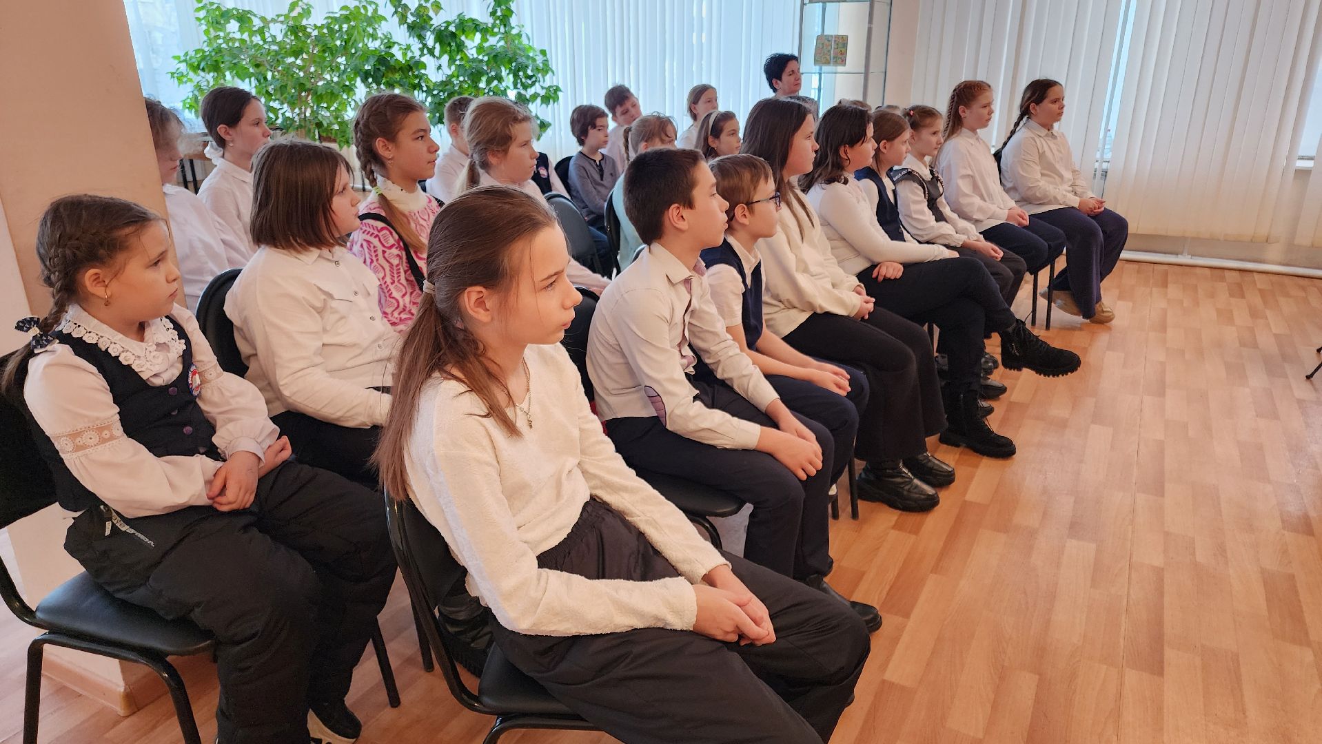 кашира, час мужества, блокада ленинграда, школьники, центральная библиотека, патриотическое воспитание, ВОВ,