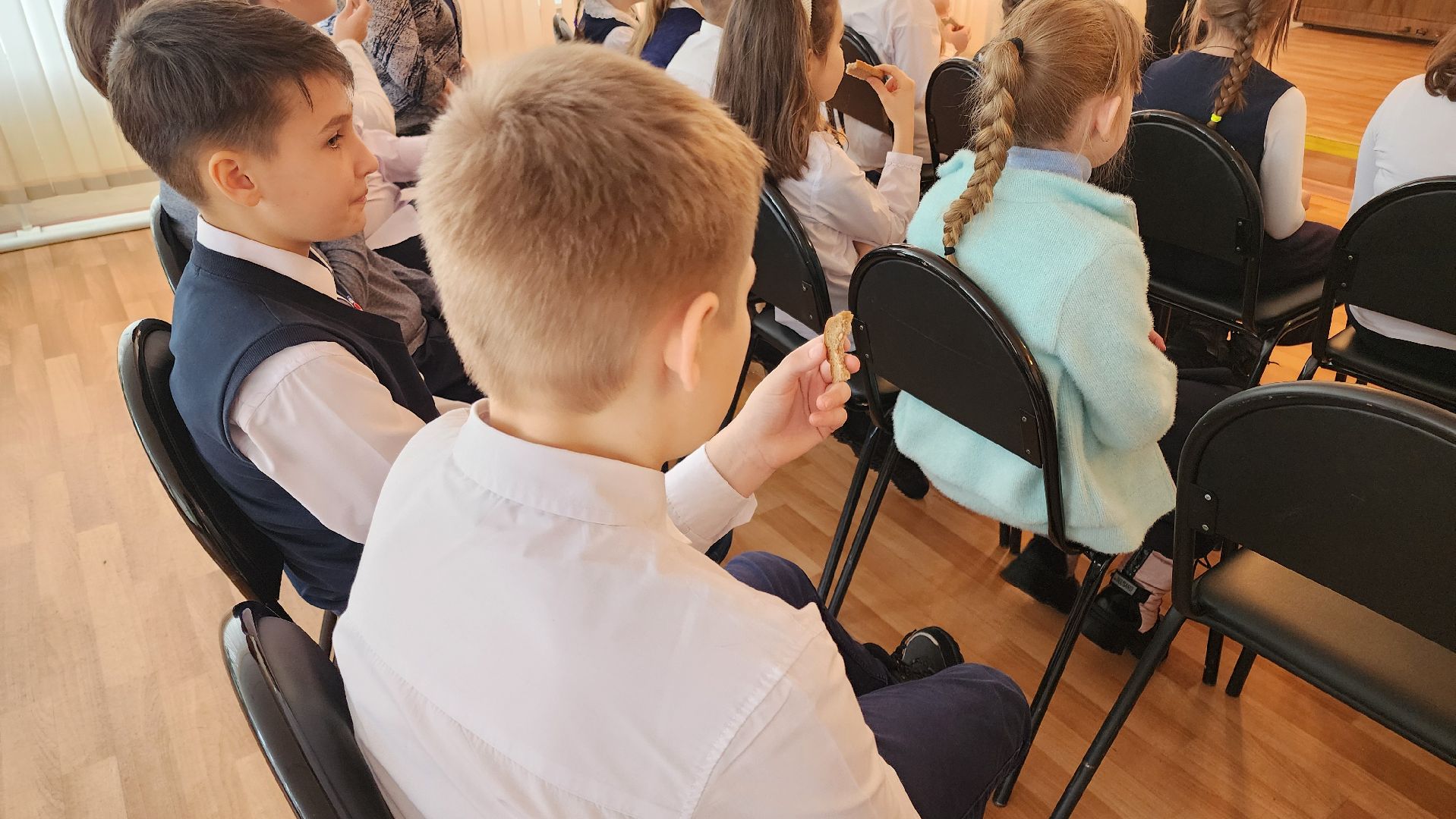 кашира, час мужества, блокада ленинграда, школьники, центральная библиотека, патриотическое воспитание, ВОВ,