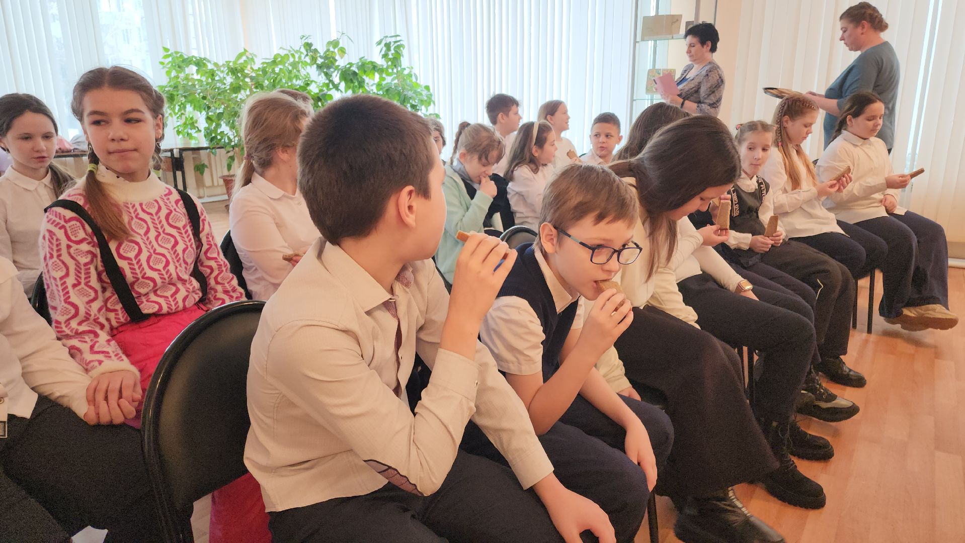 кашира, час мужества, блокада ленинграда, школьники, центральная библиотека, патриотическое воспитание, ВОВ,