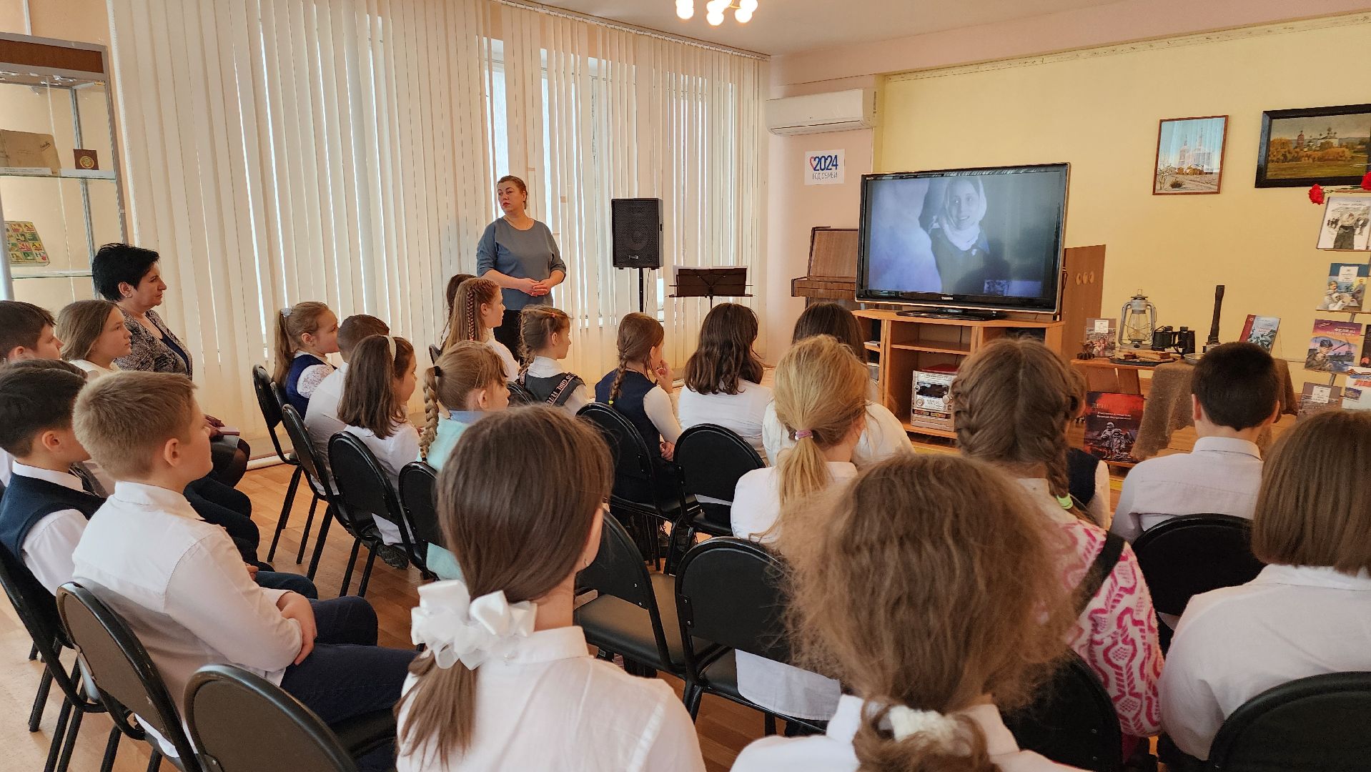 кашира, час мужества, блокада ленинграда, школьники, центральная библиотека, патриотическое воспитание, ВОВ,