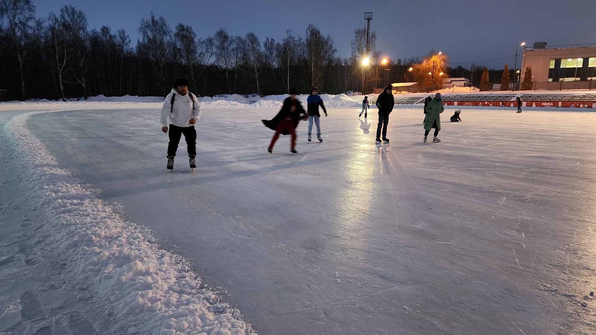 кашира, каток, день студента, Татьянин день, массовое катание, молодая гвардия, праздник,