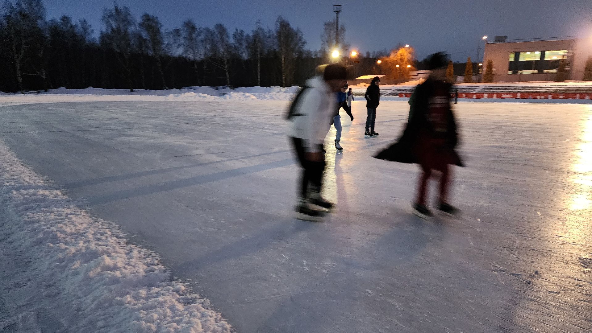 кашира, каток, день студента, Татьянин день, массовое катание, молодая гвардия, праздник,
