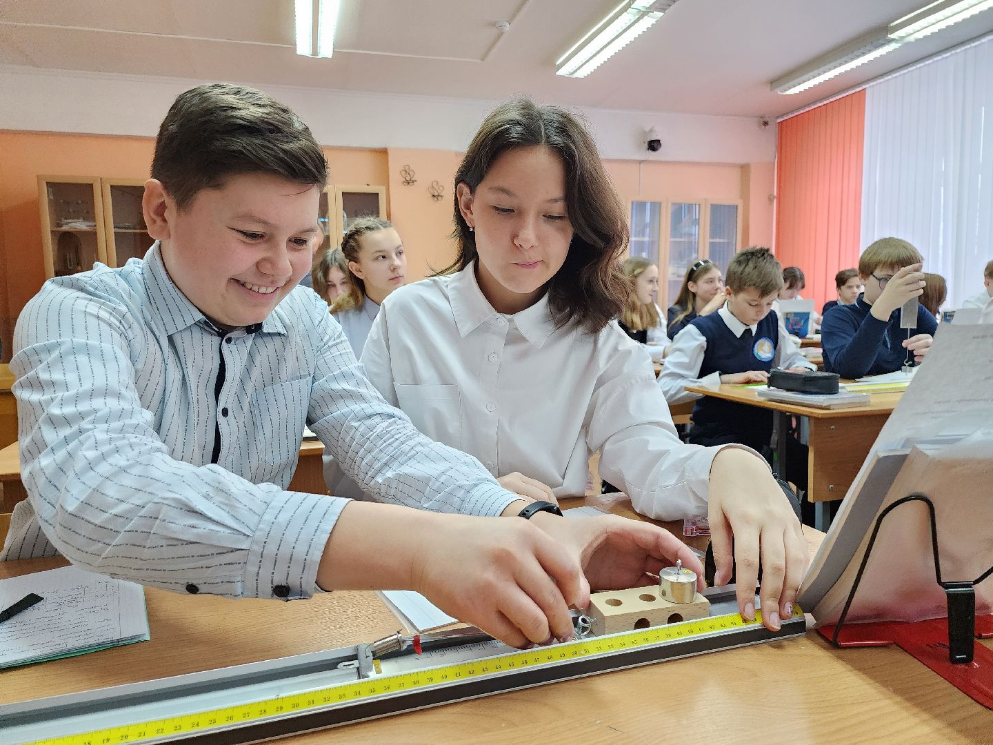 Серпухов, подмосковье, инициативное бюджетирование, школа, урок физики,