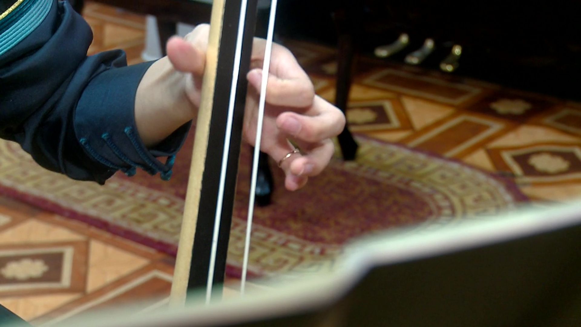 Реутов, Образование, музыкальная школа, моринхур, игра на моринхуре, ноты, смычок, лошадь,