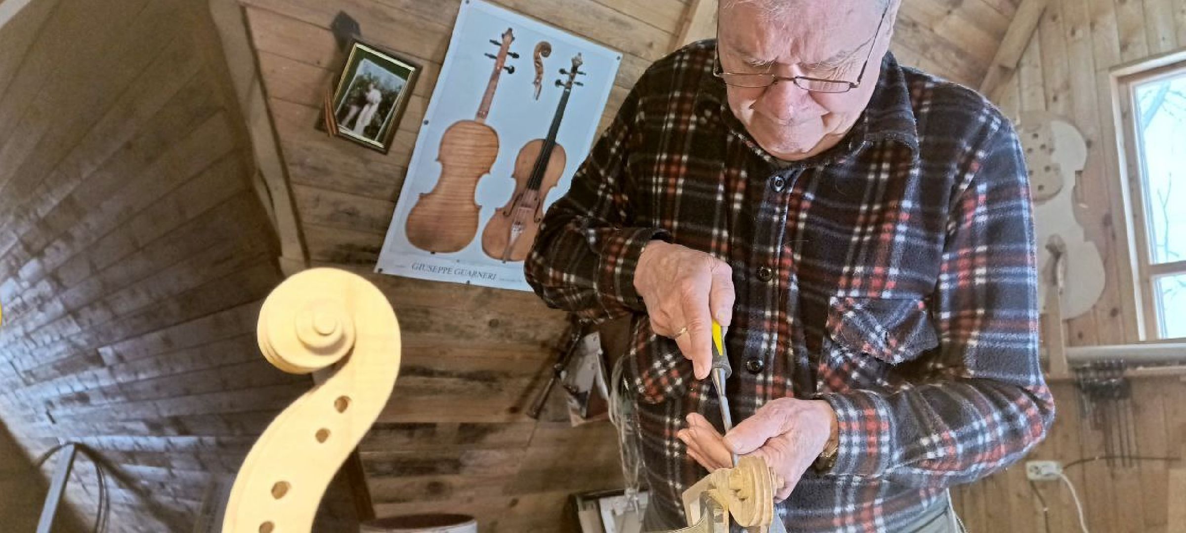 Дмитров, Деденево, Скрипичный мастер Андрей Зубенко,