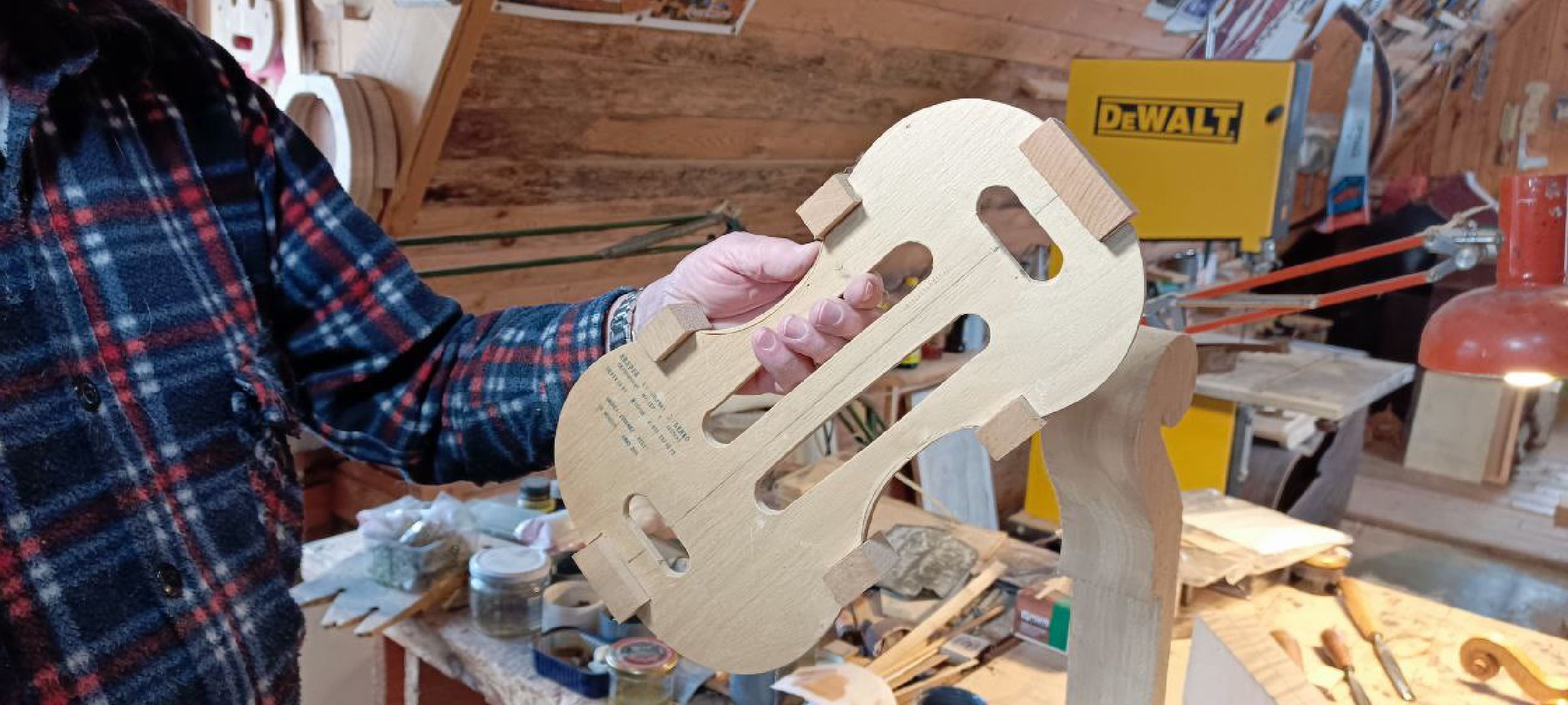 Дмитров, Деденево, Скрипичный мастер Андрей Зубенко,