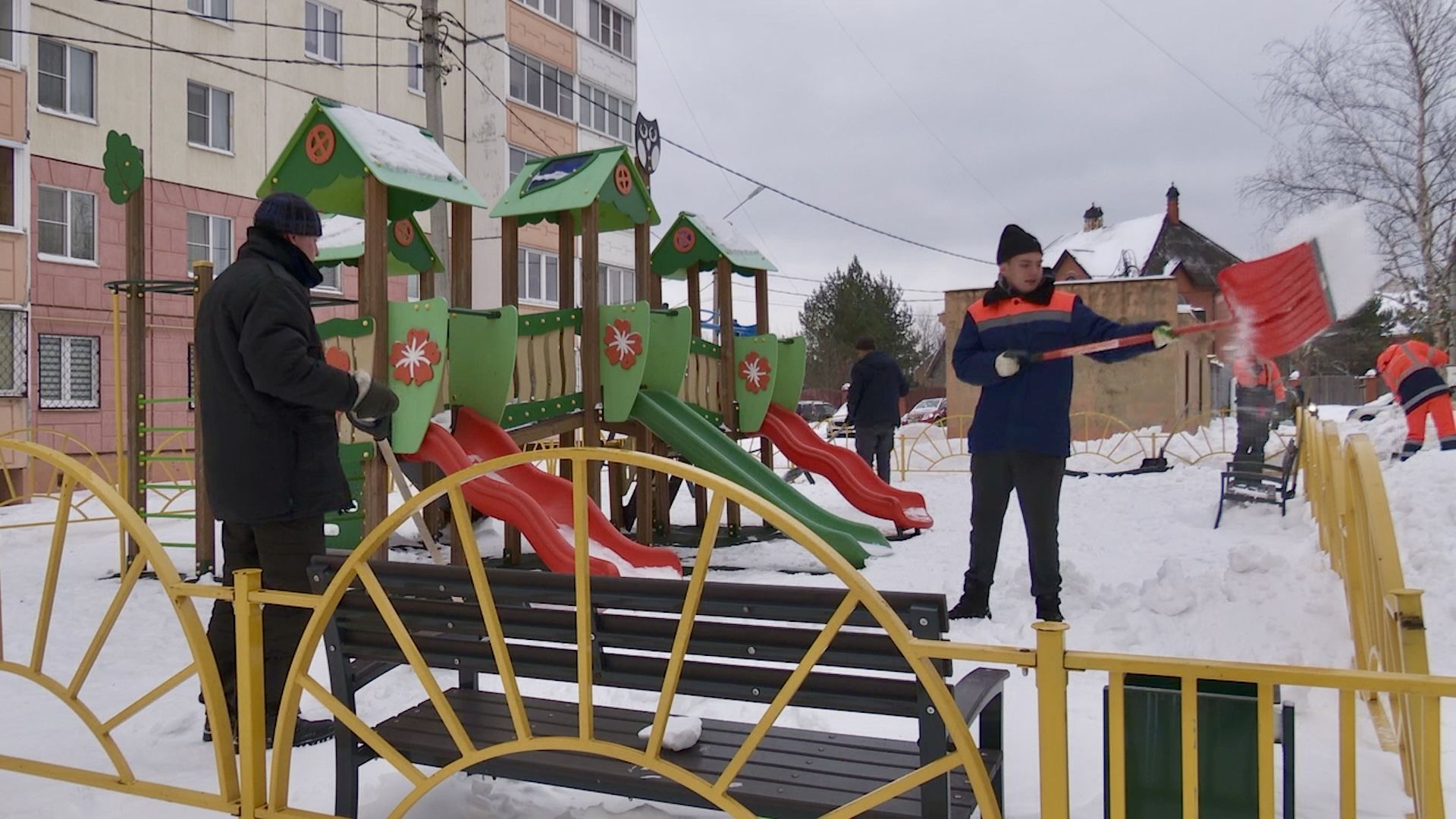 Клин, общество, зима, уборка дворов, ЖКХ,