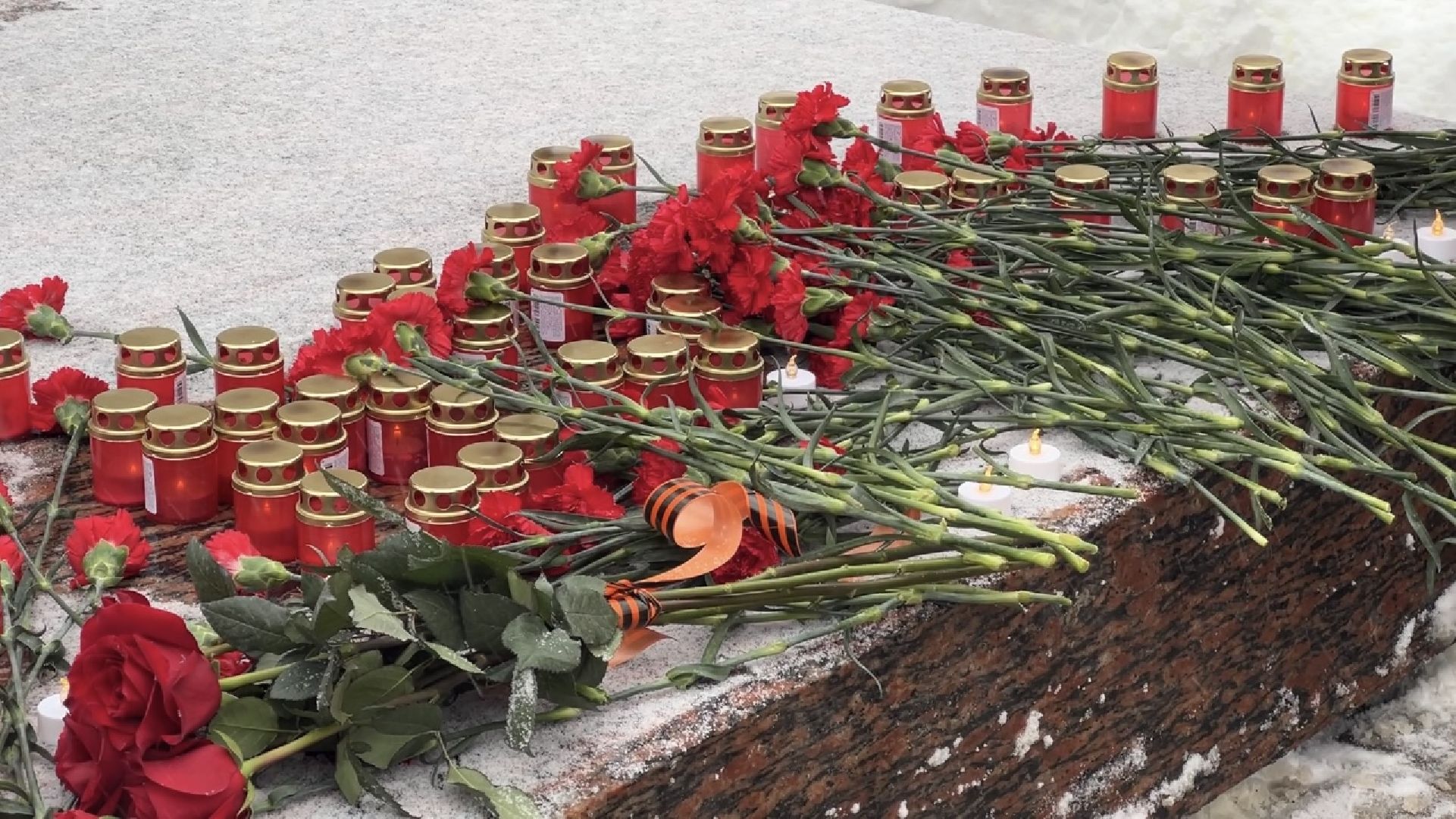 химки, общество, акция памяти, блокада ленинграда, блокадный хлеб, возложение цветов,