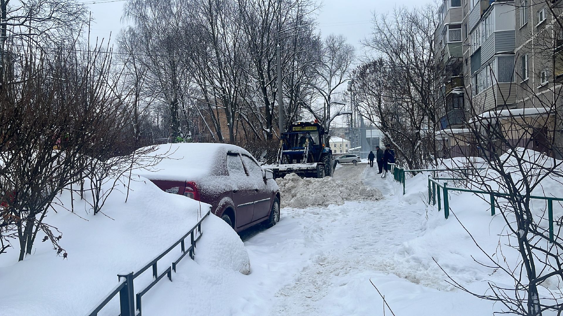 снег, уборка снега, уборка дворов,