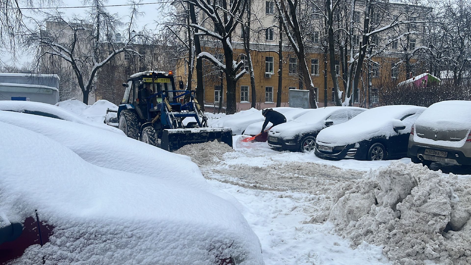 снег, уборка снега, уборка дворов,