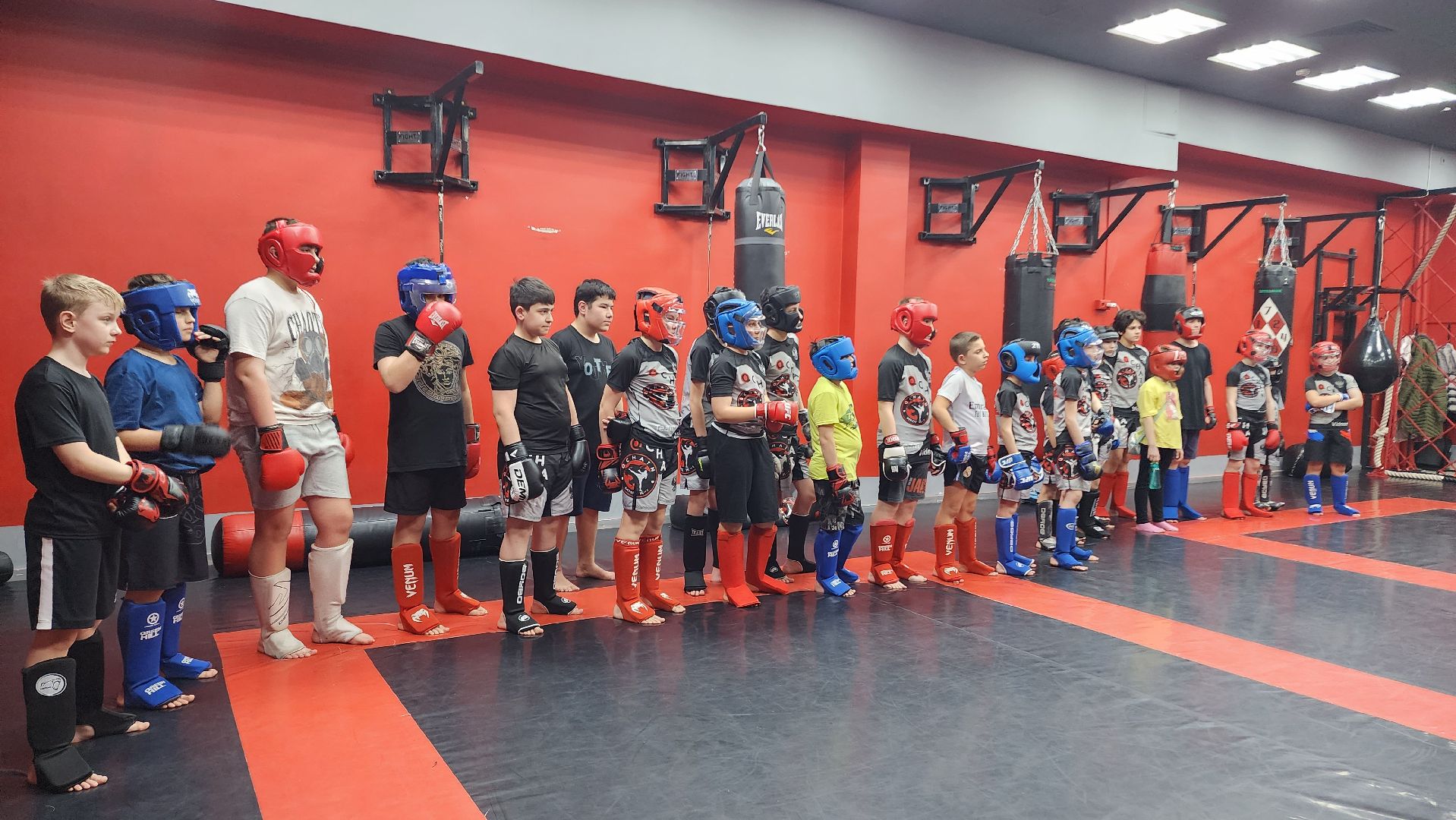 Артур Варданян, клуб единоборств, спортклуб QChain, Видное, Подмосковье, Единоборства, Федерация бокса,