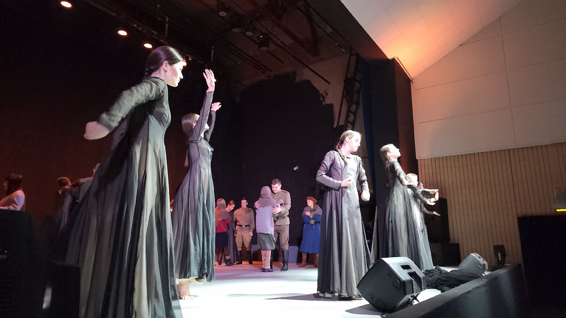 блокада Ленинграда, спектакль, искусство,