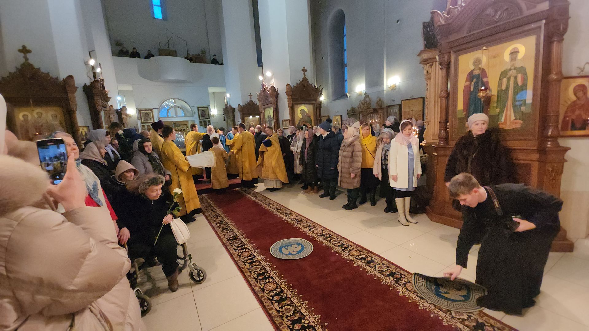 митрополит Крутицкий и Коломенский, Павел, храм Преображения, литургия, архиерей, Феодотьевская икона Божией Матери, аубакиров, Денисов,