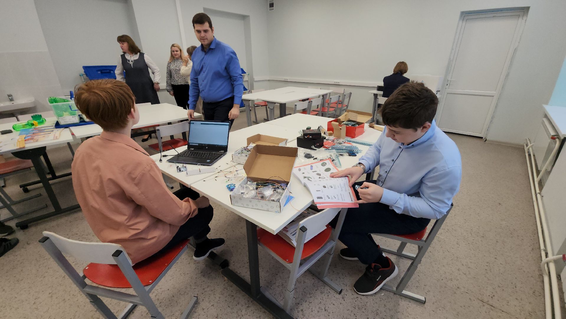 серпухов, пролетарская школа, роботы, кружок, технология, робототехниха,