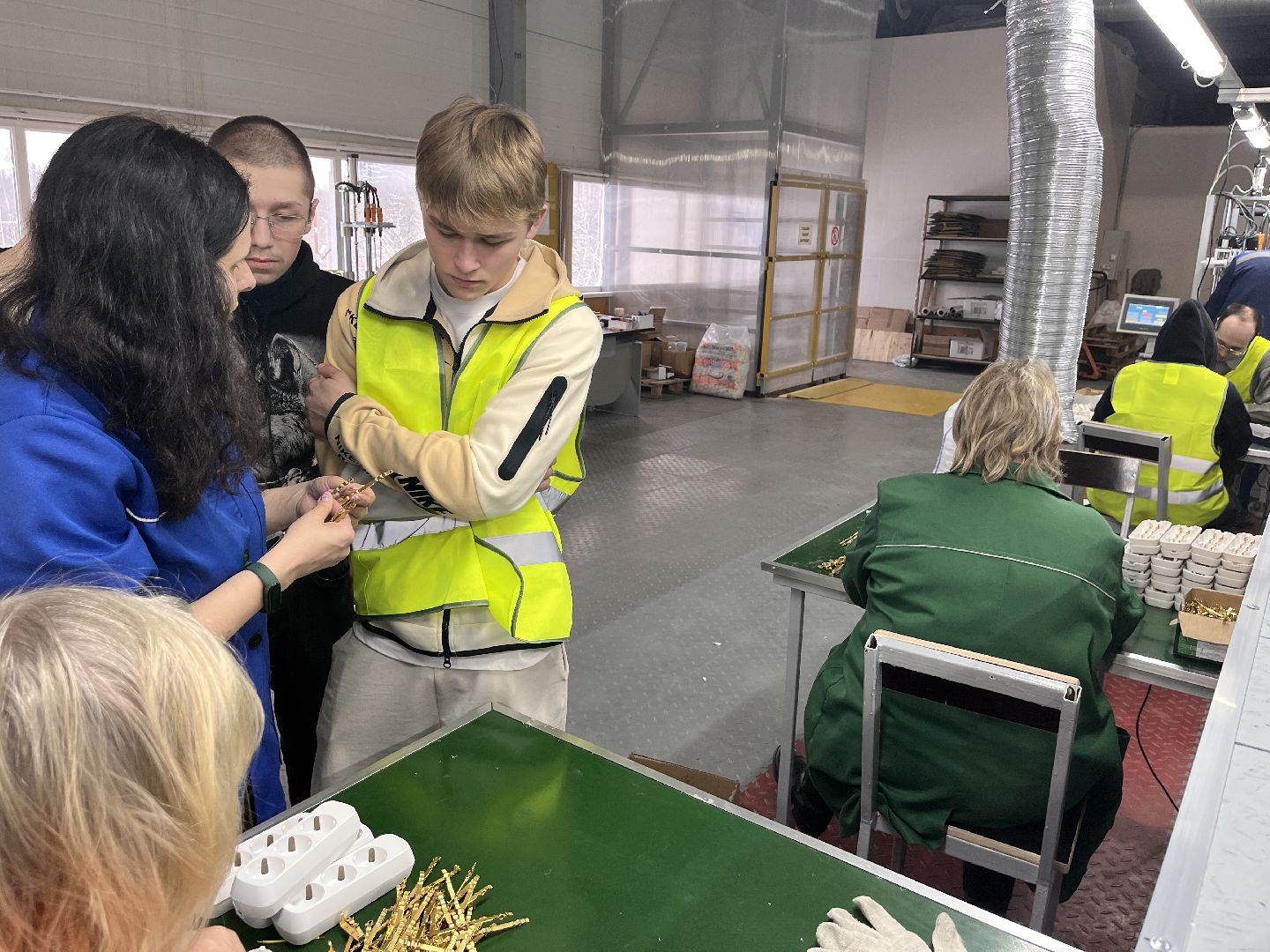 студенты, можайский техникум, завод, предприятие, экскурсии,