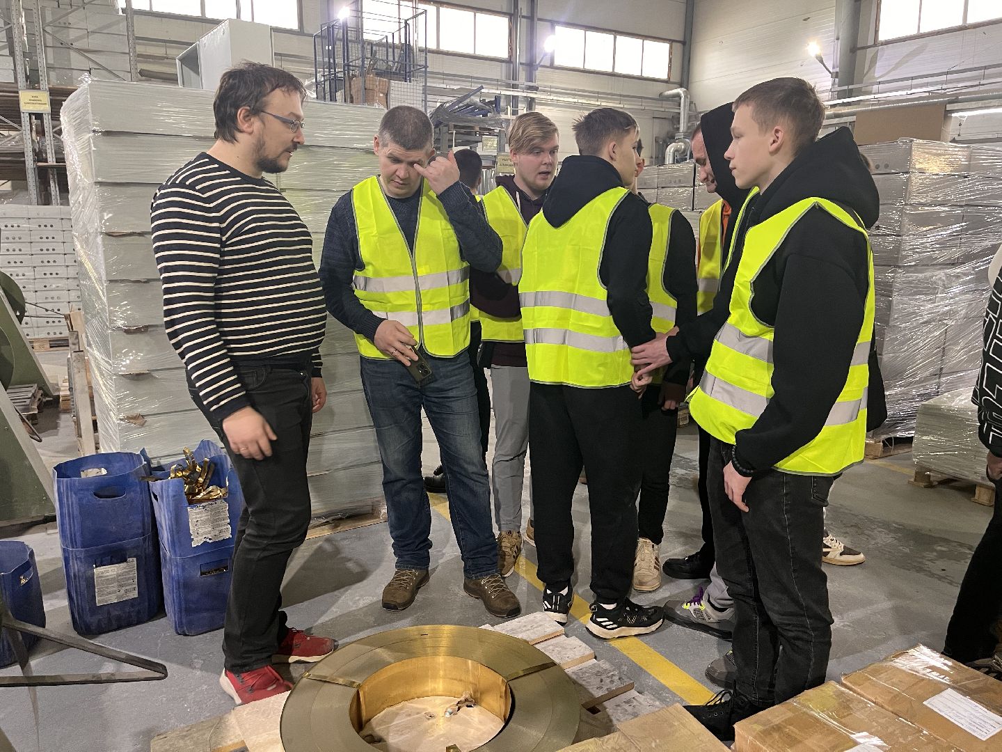 студенты, можайский техникум, завод, предприятие, экскурсии,